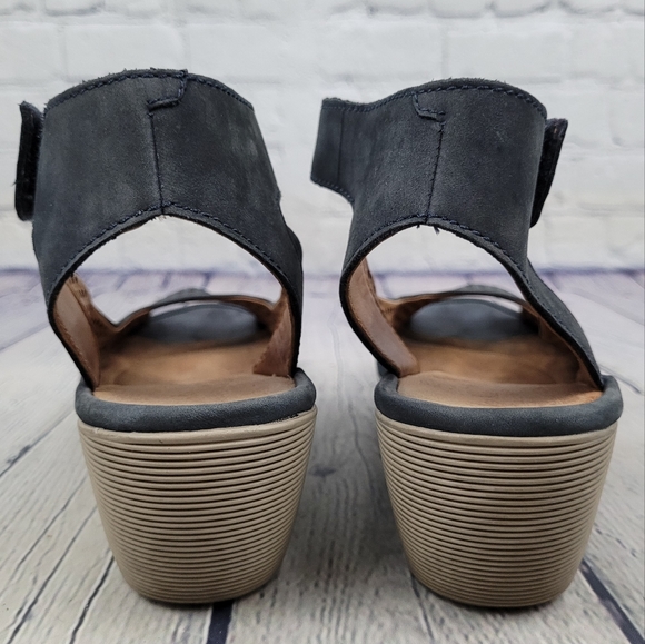 CLARKS | Reedly Salene perforated leather peep toe maryjane wedge heel sandals - Picture 7 of 11